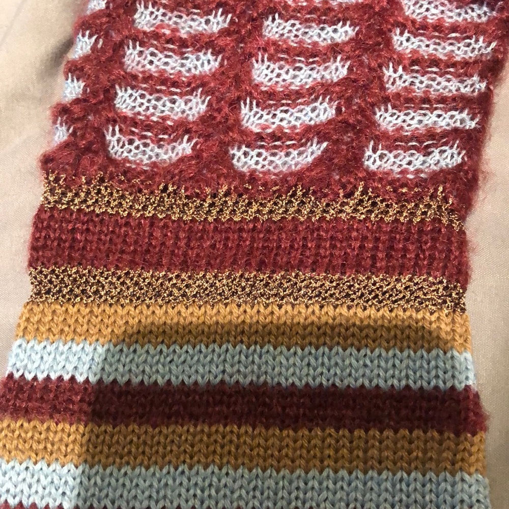 Sweater - Picture 2 of 6